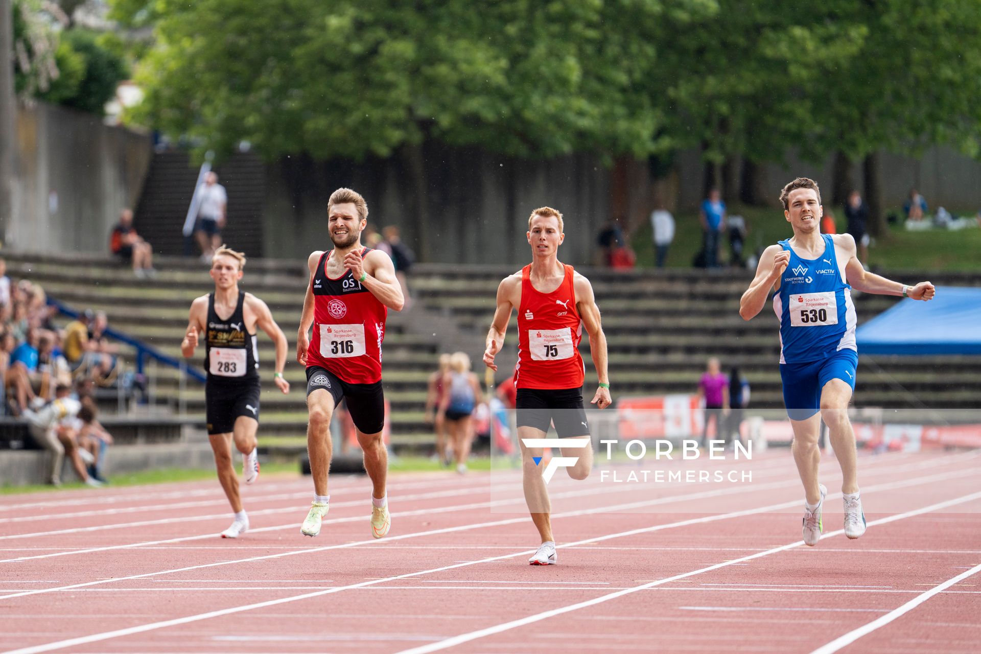 Fabian Dammermann (LG Osnabrueck) ueber 400m am 04.06.2022 waehrend der Sparkassen Gala in Regensburg